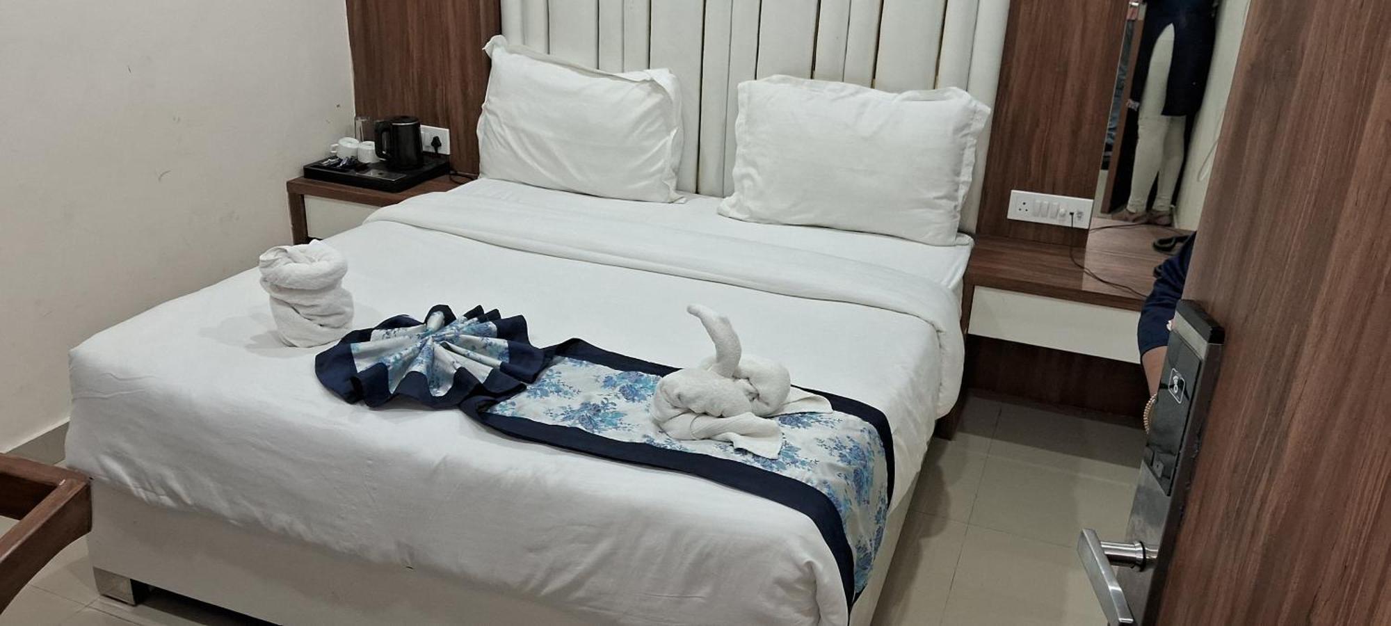 Hotel Shree Radha Krishna 瓦拉纳西 外观 照片