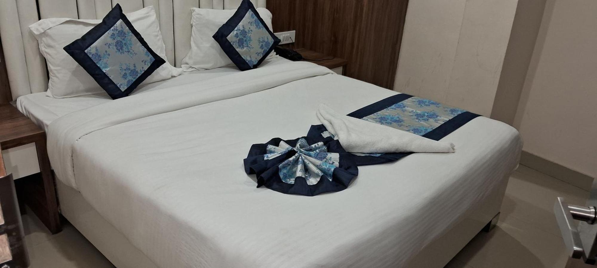 Hotel Shree Radha Krishna 瓦拉纳西 外观 照片