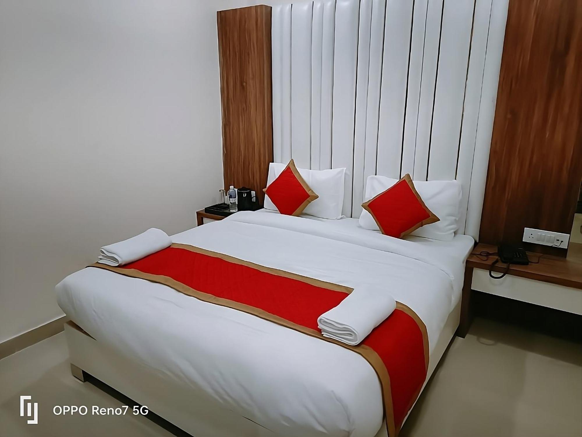 Hotel Shree Radha Krishna 瓦拉纳西 外观 照片