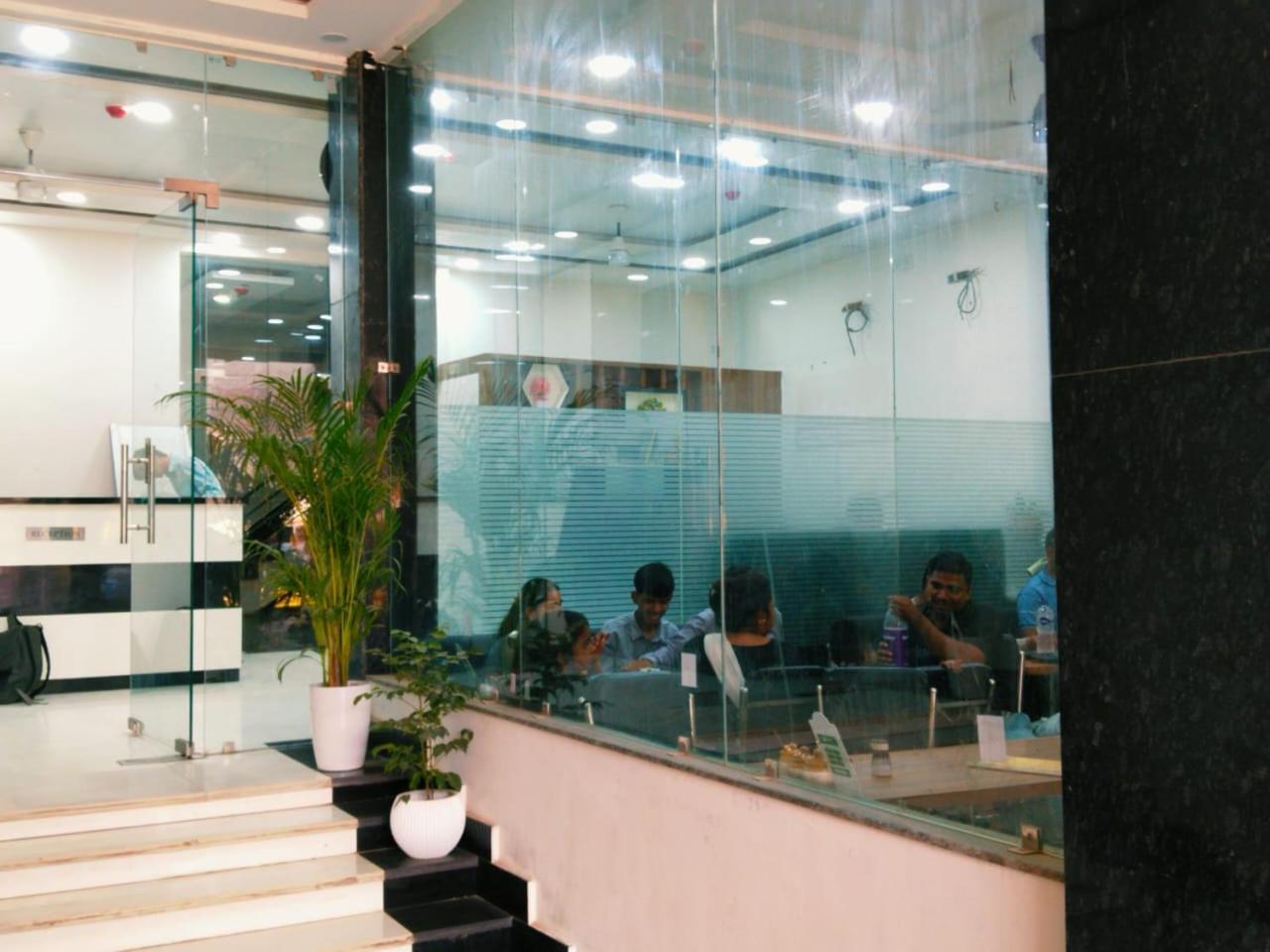 Hotel Shree Radha Krishna 瓦拉纳西 外观 照片