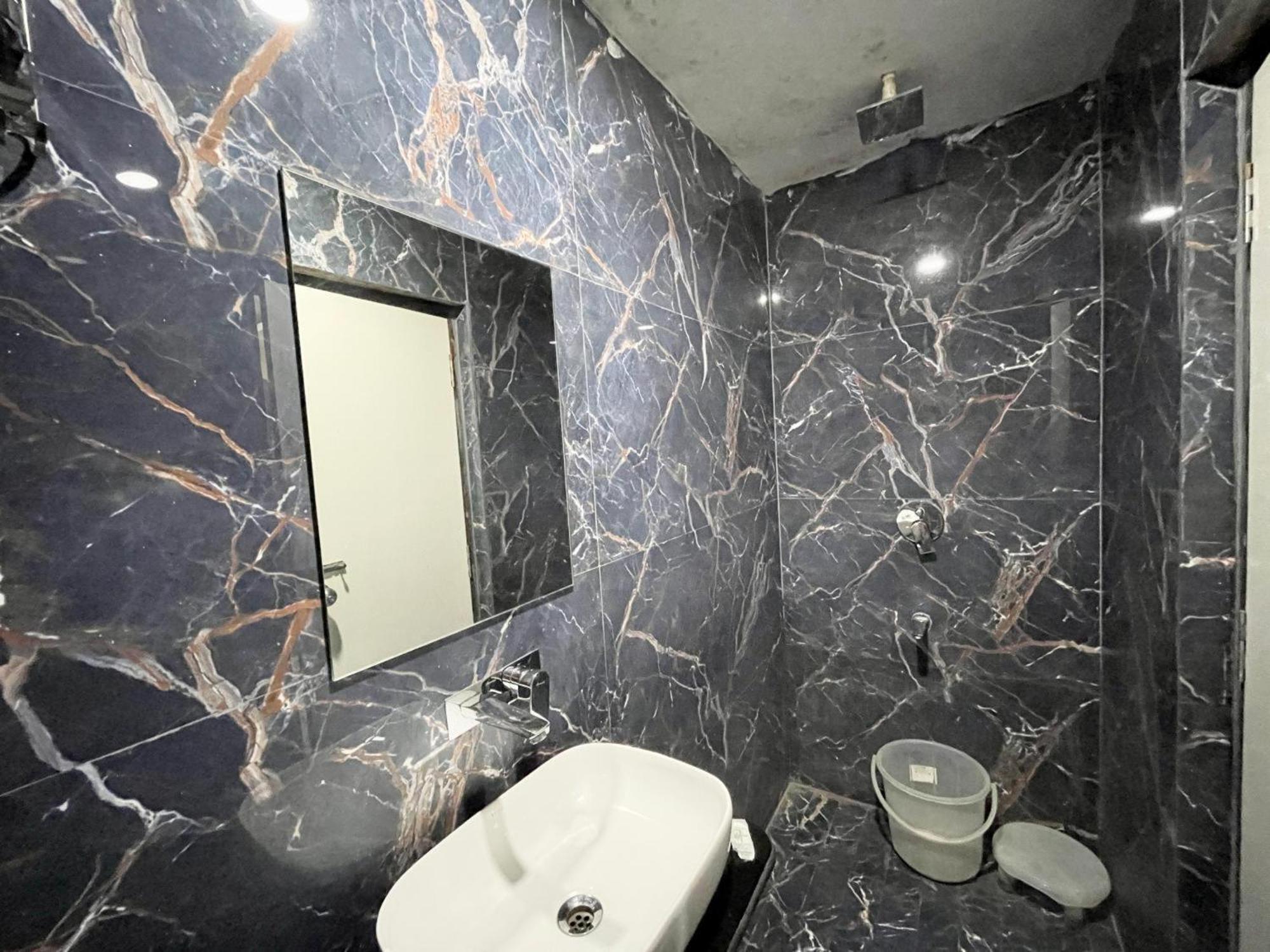 Hotel Shree Radha Krishna 瓦拉纳西 外观 照片