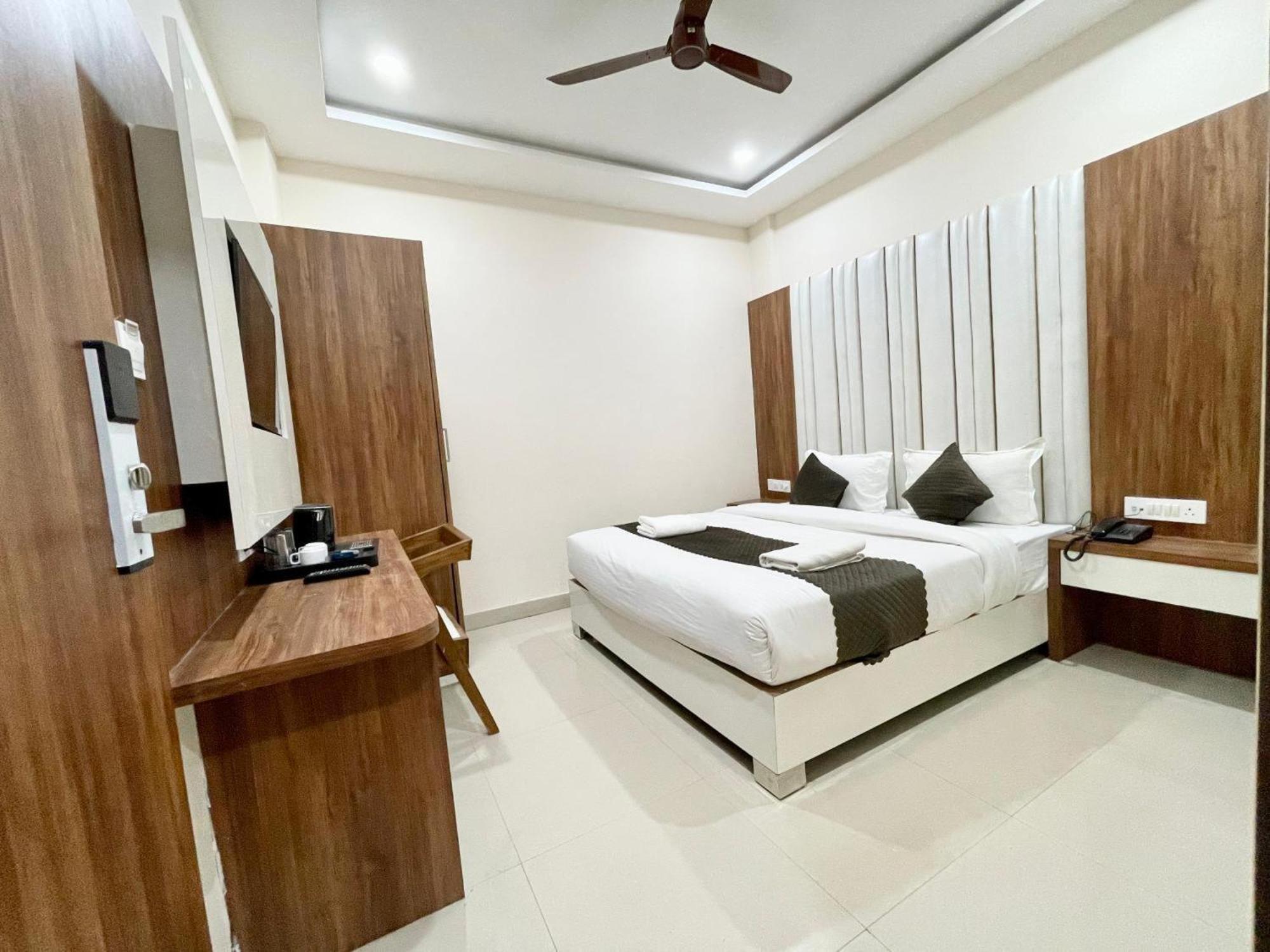 Hotel Shree Radha Krishna 瓦拉纳西 外观 照片