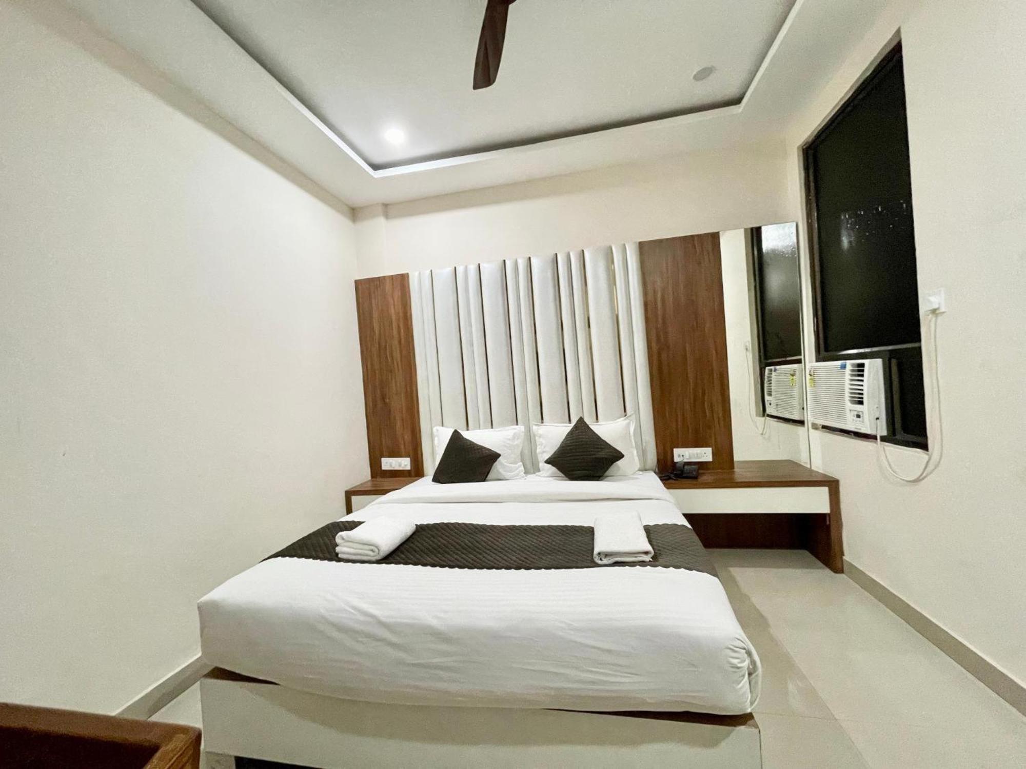 Hotel Shree Radha Krishna 瓦拉纳西 外观 照片