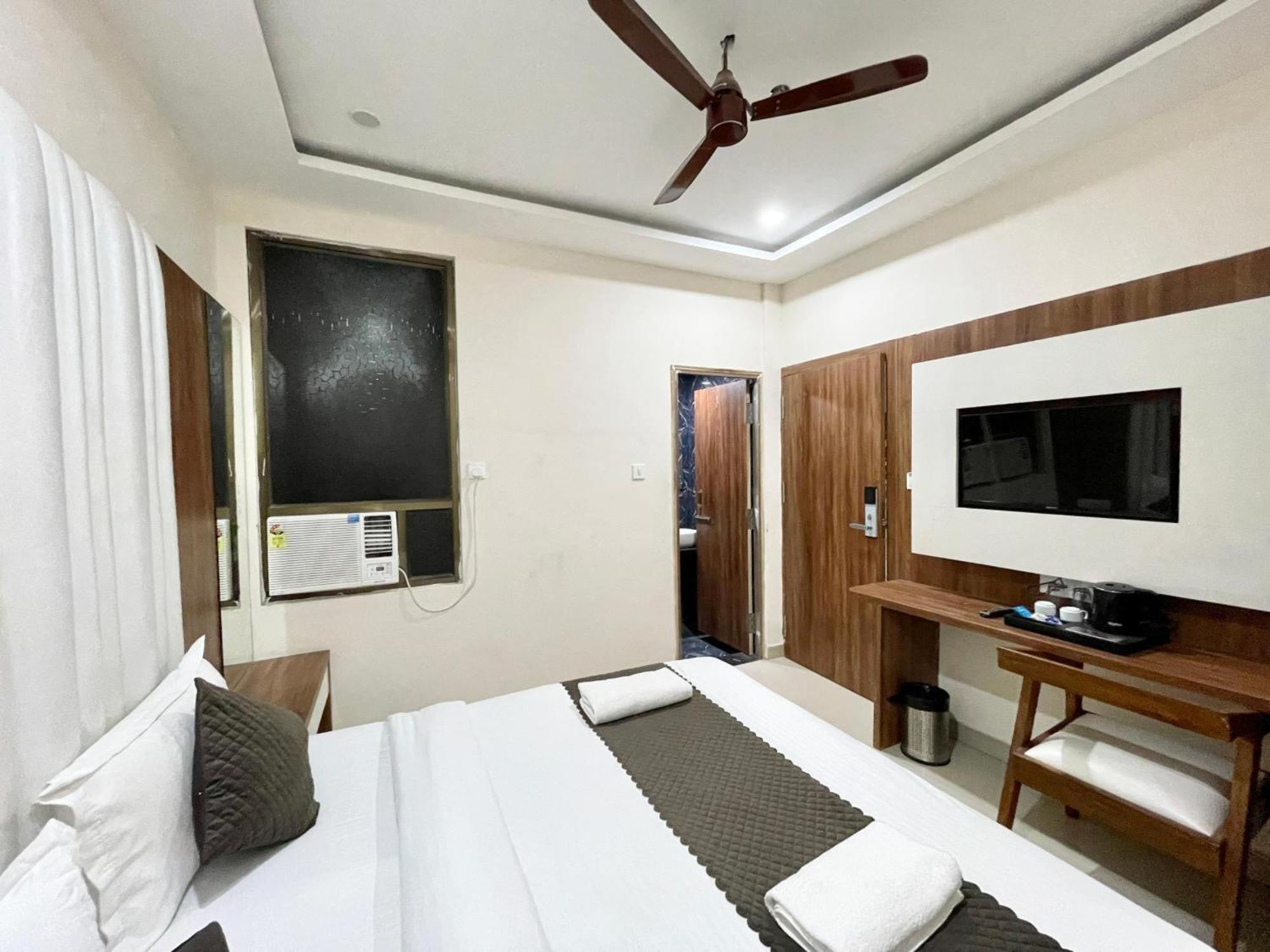 Hotel Shree Radha Krishna 瓦拉纳西 外观 照片