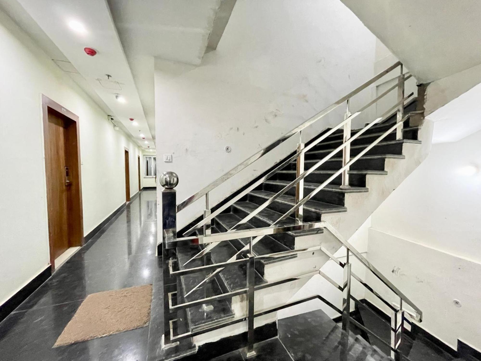 Hotel Shree Radha Krishna 瓦拉纳西 外观 照片