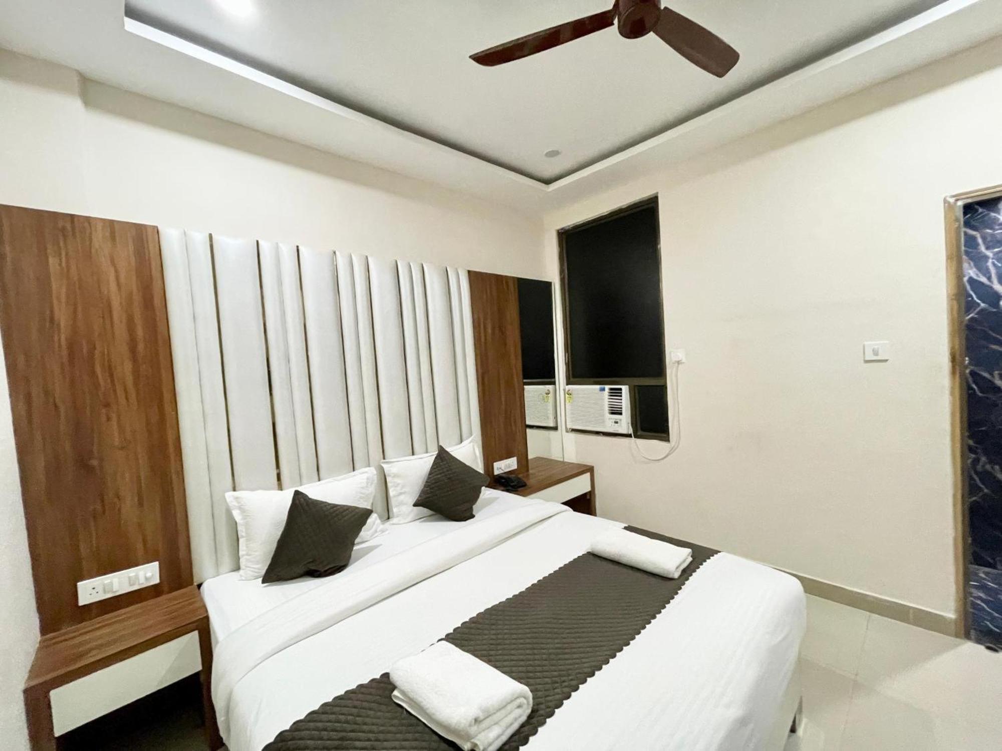 Hotel Shree Radha Krishna 瓦拉纳西 外观 照片